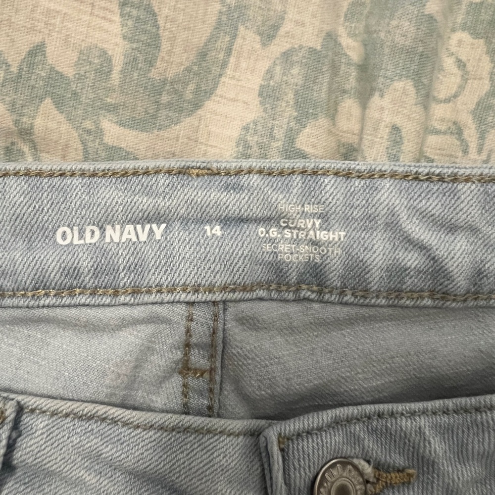 Curvy straight jeans